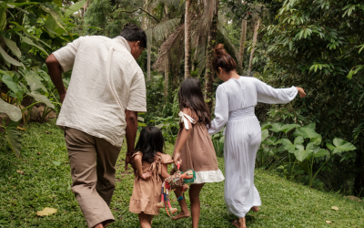 Familia y bienestar emocional, cabecera del artículo - blog de Clínica Lazos